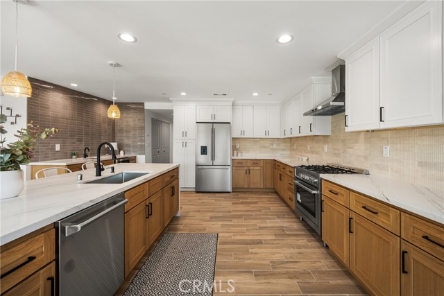235 Via Ballena, San Clemente CA: https://media.crmls.org/medias/8a26e137-c3af-4e9d-8dfe-20f66bf4d75a.jpg