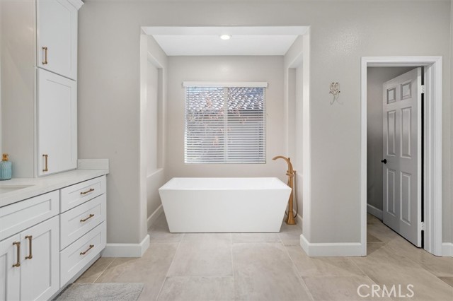 Detail Gallery Image 38 of 55 For 29231 Black Pine Way, Saugus,  CA 91390 - 6 Beds | 4/1 Baths