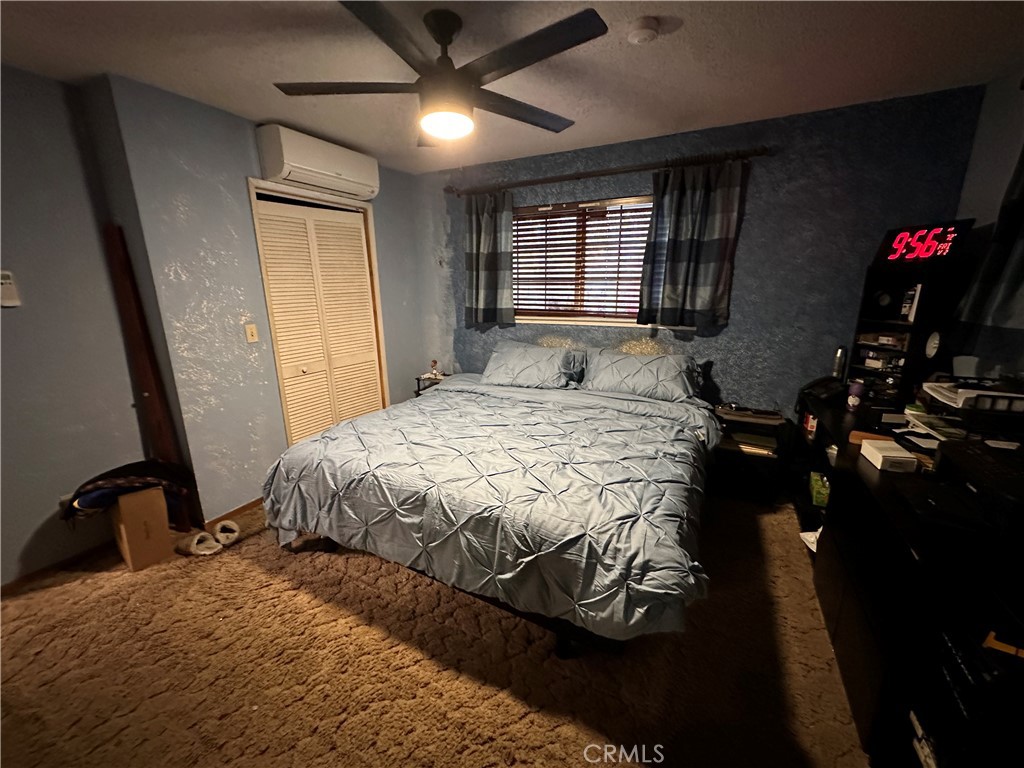 https://media.crmls.org/medias/8a27b3d1-8d1a-4d76-be18-715755788f65.jpg?preset=X-Large