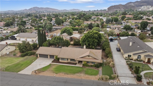 Aerial view of property and area