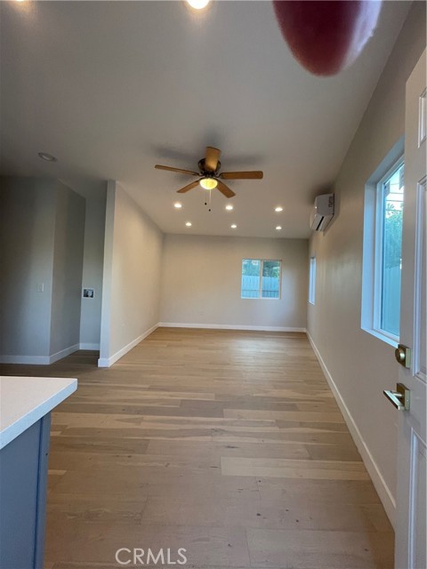 623 E Elm Street, Ontario CA: https://media.crmls.org/medias/8a27f0e7-7ea4-4323-b471-6bde4194ad11.jpg