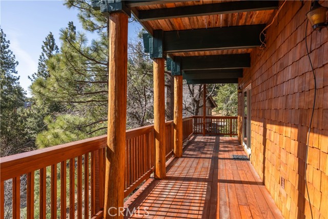 43897 Yosemite Drive, Big Bear Lake CA: https://media.crmls.org/medias/8a290e54-601e-4868-a15f-5bb24b8d010d.jpg