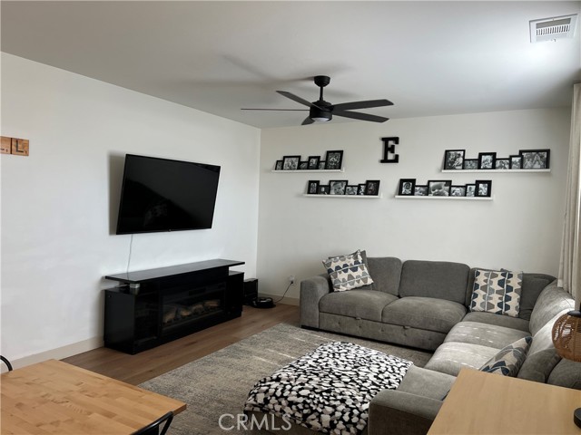 5758 Raven Way, Banning CA: https://media.crmls.org/medias/8a29d4e6-23b6-446d-a5bc-7d960424329b.jpg