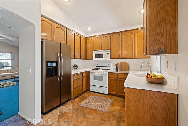 27081 School Park Drive, Menifee CA: https://media.crmls.org/medias/8a29f558-5fd6-40c3-b556-3eb0c581fbdc.jpg