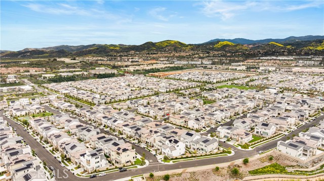 271 Huckleberry, Lake Forest CA: https://media.crmls.org/medias/8a2a1bc8-818d-4403-9a15-0f9f332109ea.jpg