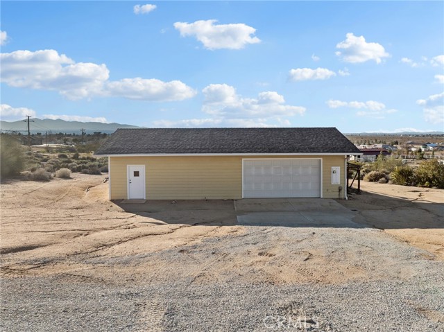 Detail Gallery Image 6 of 70 For 21972 Ocotillo Way, Apple Valley,  CA 92308 - 3 Beds | 2/1 Baths
