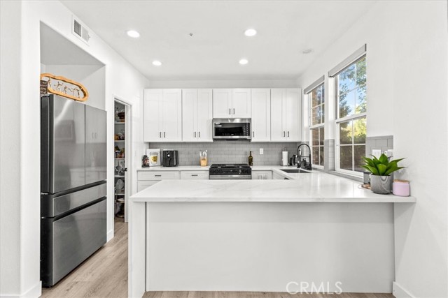 28 Albany, Ladera Ranch CA: https://media.crmls.org/medias/8a2afa1e-f560-4769-9804-75a46711bd26.jpg