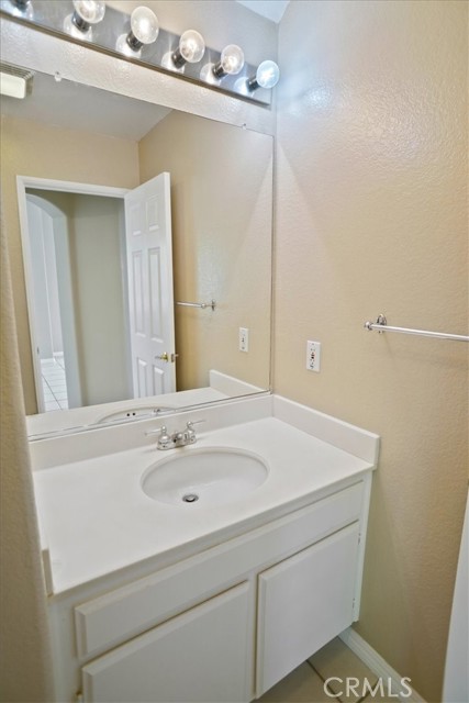 Detail Gallery Image 17 of 21 For 28048 Memory Ln, Valencia,  CA 91354 - 3 Beds | 3 Baths