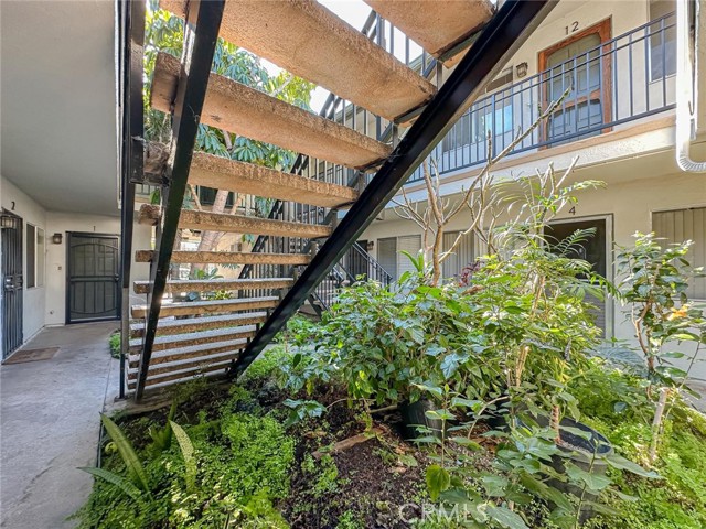 Detail Gallery Image 38 of 46 For 3045 E Theresa #8,  Long Beach,  CA 90814 - 1 Beds | 1 Baths