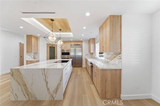 Detail Gallery Image 14 of 48 For 19510 Merridy, Northridge,  CA 91324 - 6 Beds | 6/1 Baths