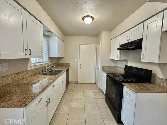 Detail Gallery Image 5 of 17 For 4747 E Braly Ave, Fresno,  CA 93702 - 3 Beds | 2 Baths