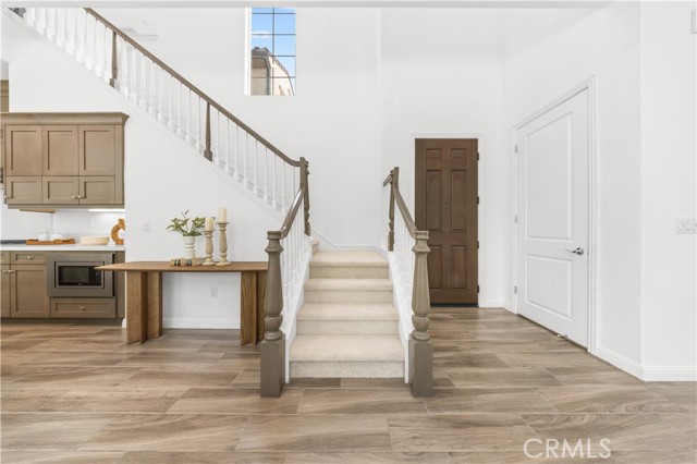 Detail Gallery Image 22 of 49 For 20611 W Chestnut Cir, Porter Ranch,  CA 91326 - 4 Beds | 3 Baths