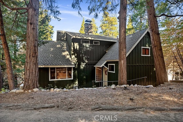 Detail Gallery Image 10 of 39 For 226 Holiday Dr, Lake Arrowhead,  CA 92352 - 4 Beds | 3/1 Baths