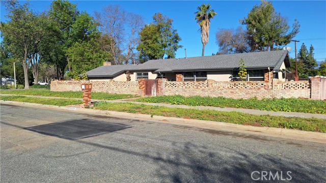 Detail Gallery Image 2 of 30 For 2327 Fairview, Riverside,  CA 92506 - 3 Beds | 1/1 Baths