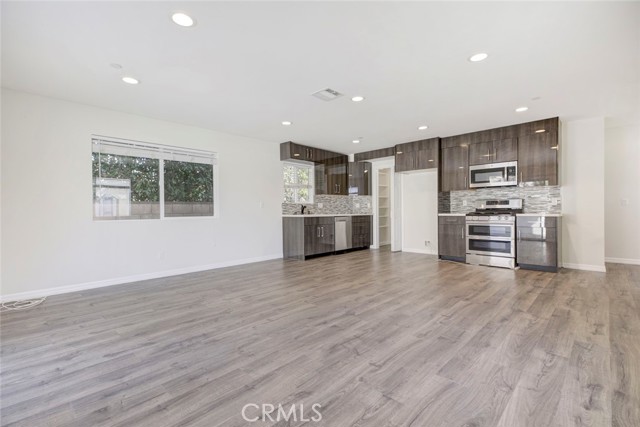 Detail Gallery Image 8 of 25 For 13329 Strathern St, North Hollywood,  CA 91605 - 2 Beds | 1/1 Baths