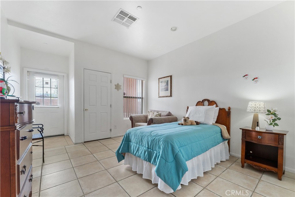 MLS #OC25213991 image #20