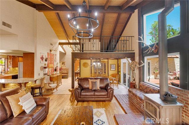 6375 Arrowhead Lake Road, Hesperia CA: https://media.crmls.org/medias/8a2e926b-b5d9-47a4-b394-9e25409d9529.jpg