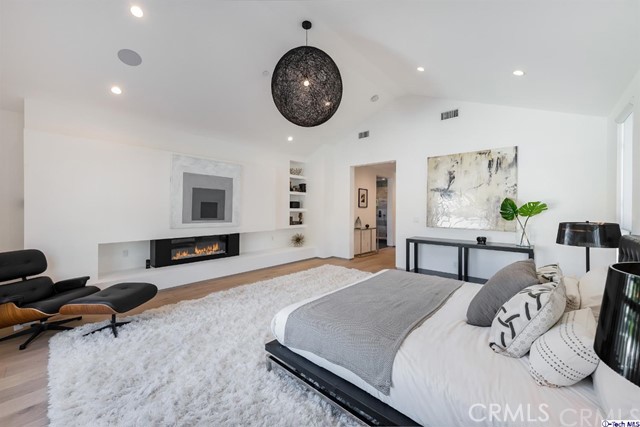 4 Bed Home for Sale in Studio City, California
