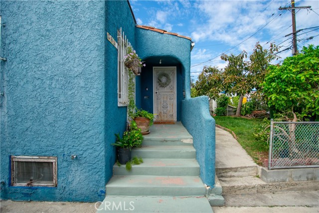 582 E 67th, Inglewood CA: https://media.crmls.org/medias/8a2fa2cc-4647-40f5-974c-6b33d9574d20.jpg