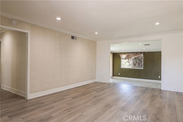 Detail Gallery Image 6 of 15 For 315 S Benwood, Anaheim,  CA 92804 - 4 Beds | 1/1 Baths