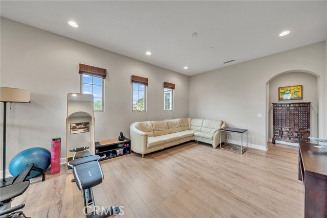 17 Lowland, Irvine CA: https://media.crmls.org/medias/8a31642b-0de7-481e-b276-b22b21164021.jpg