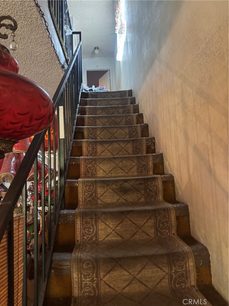 https://media.crmls.org/medias/8a3188fa-604b-41c6-b59b-56626cd149b7.jpg?preset=X-Large