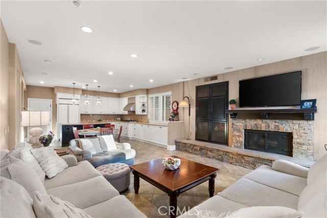 Detail Gallery Image 14 of 26 For 72 Victoria, Newport Beach,  CA 92660 - 4 Beds | 3 Baths