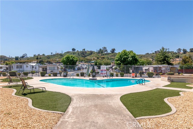 44725 State Hwy 74, Hemet CA: https://media.crmls.org/medias/8a328ff1-9a82-4e48-9ed9-a78a27571235.jpg