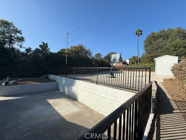 Detail Gallery Image 25 of 30 For 2707 Locksley Pl, Silver Lake Los Angeles,  CA 90039 - 3 Beds | 2 Baths