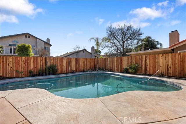 Detail Gallery Image 9 of 46 For 6107 Cartagena Ave, Bakersfield,  CA 93313 - 4 Beds | 3 Baths