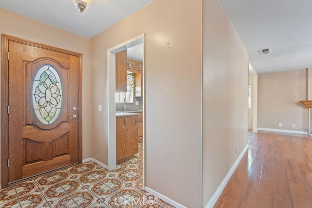 Detail Gallery Image 4 of 44 For 1492 N Ukiah Way, Upland,  CA 91786 - 4 Beds | 2 Baths