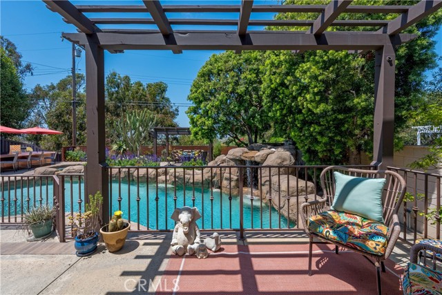 1335 Crestview Avenue, Seal Beach CA: https://media.crmls.org/medias/8a343873-074a-46e6-9e35-57f6679ab361.jpg