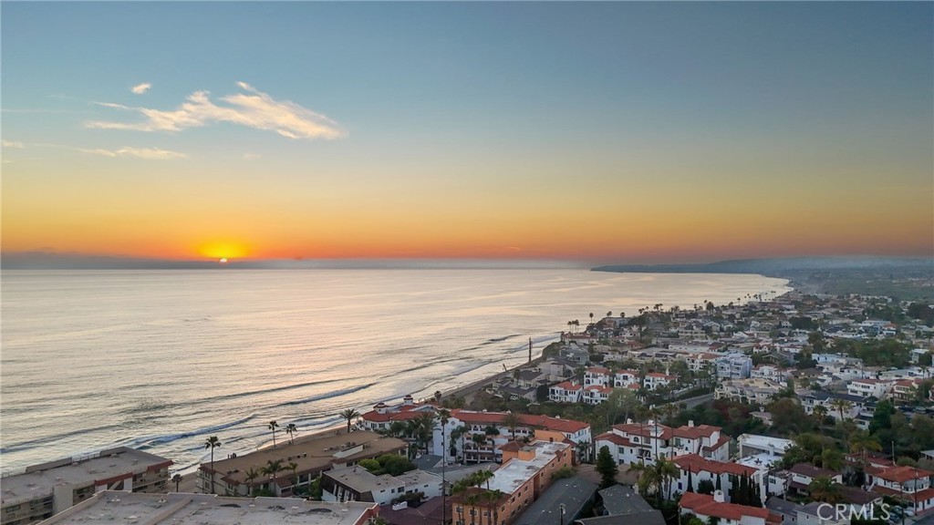 https://media.crmls.org/medias/8a3461da-8d7f-4810-b8e6-1f72be0c1f42.jpg?preset=X-Large