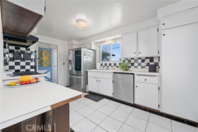 Detail Gallery Image 7 of 22 For 21428 Martin St, Carson,  CA 90745 - 4 Beds | 2 Baths