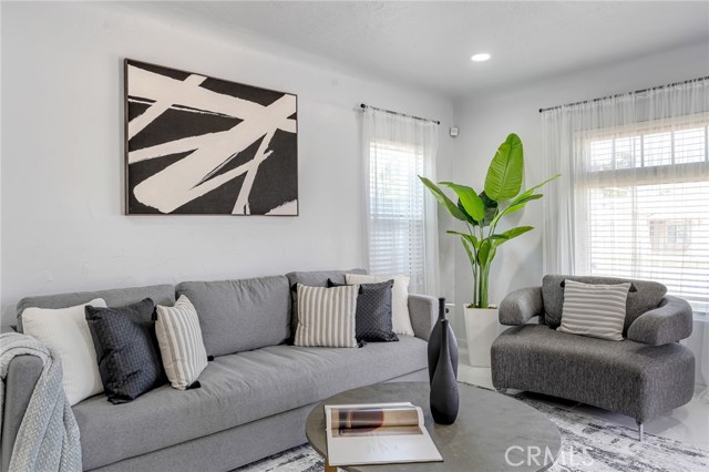 Detail Gallery Image 15 of 51 For 1381 W Summerland, San Pedro,  CA 90732 - 4 Beds | 3 Baths