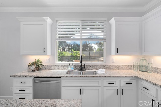 Detail Gallery Image 13 of 54 For 20188 Layton St, Corona,  CA 92881 - 5 Beds | 3 Baths