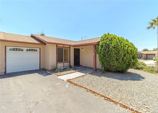 178 Janan Court, Banning CA: https://media.crmls.org/medias/8a3641fd-8c7a-49e7-b8c4-e34fb7f7fe3f.jpg