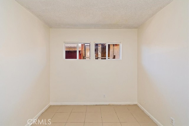 Detail Gallery Image 14 of 26 For 66229 4th St, Desert Hot Springs,  CA 92240 - 5 Beds | 3 Baths
