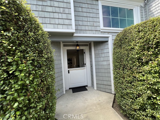 Front entrance with Dutch door.