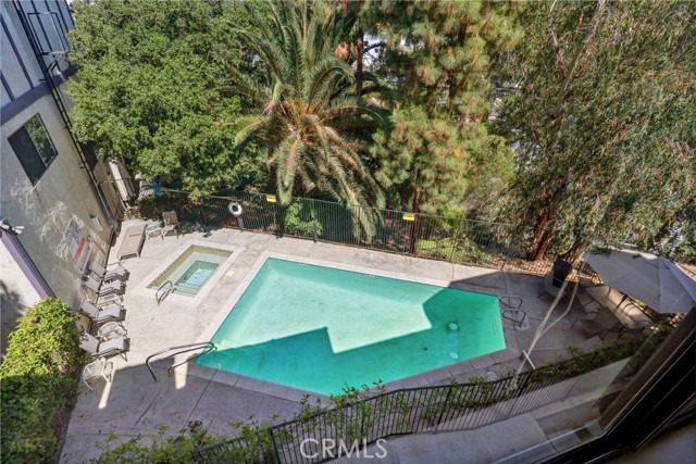1832 Oak Tree Drive, Los Angeles CA: https://media.crmls.org/medias/8a381b0c-e325-445b-b4f8-6cd4c36d7137.jpg