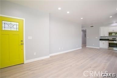 Detail Gallery Image 1 of 16 For 614 W 85th St #1/2,  Los Angeles,  CA 90044 - 4 Beds | 2 Baths