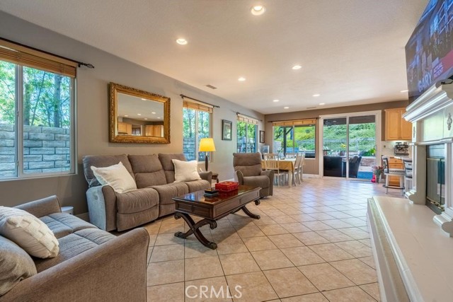 Detail Gallery Image 30 of 55 For 22019 Gold Canyon Dr, Saugus,  CA 91390 - 4 Beds | 2/2 Baths