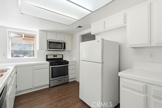 Detail Gallery Image 15 of 41 For 344 Mildred, Perris,  CA 92571 - 3 Beds | 2/1 Baths