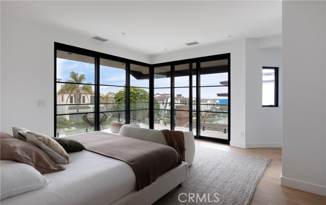 Detail Gallery Image 13 of 30 For 223 Orchid Ave, Corona Del Mar,  CA 92625 - 4 Beds | 3/2 Baths