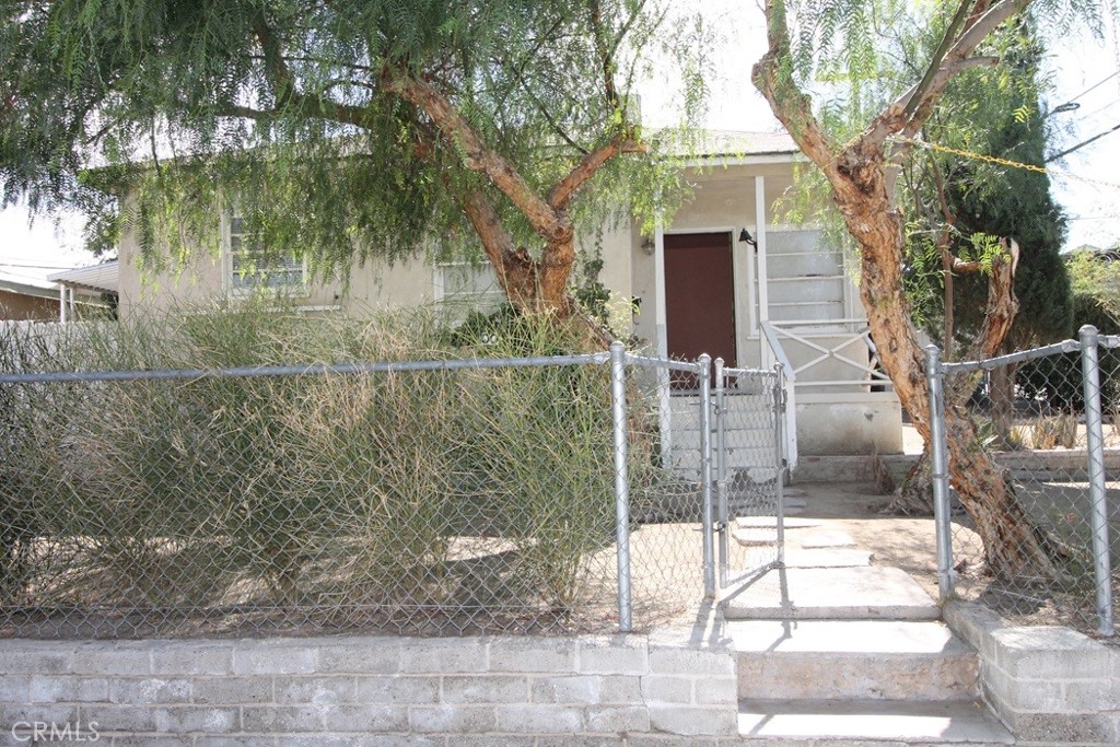 100 E Desert View