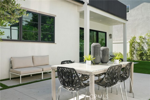 Detail Gallery Image 33 of 45 For 4634 Vesper Ave, Sherman Oaks,  CA 91403 - 5 Beds | 5/1 Baths