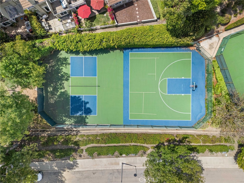 https://media.crmls.org/medias/8a3ca74c-dbb8-4523-9a46-3fb8945753c7.jpg?preset=X-Large