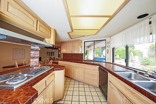 Detail Gallery Image 30 of 60 For 9752 Rangeview Dr, Santa Ana,  CA 92705 - 4 Beds | 3/1 Baths