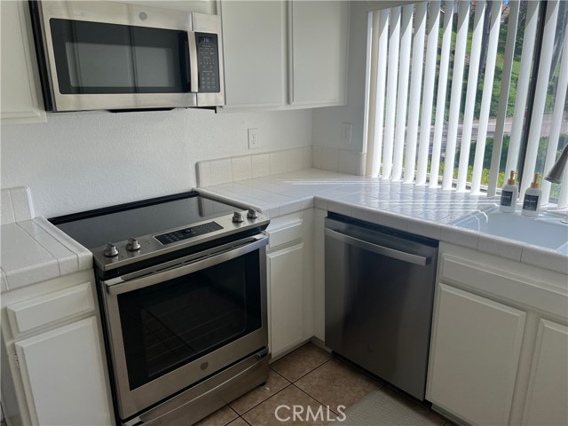 Detail Gallery Image 9 of 43 For 6516 E Camino Vista #1,  Anaheim Hills,  CA 92807 - 3 Beds | 2 Baths