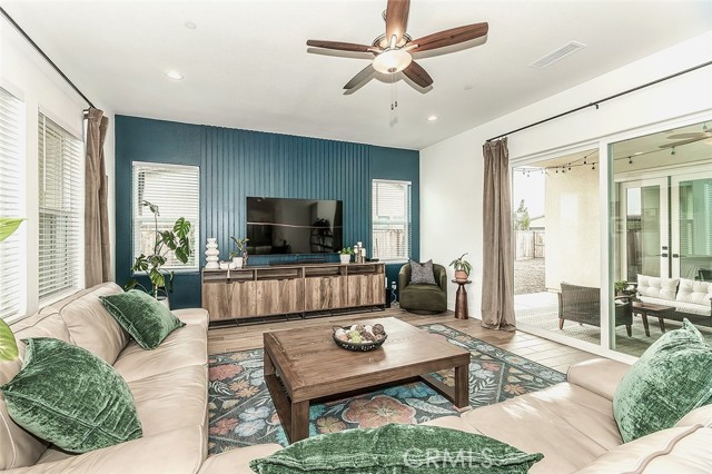 Detail Gallery Image 15 of 75 For 948 Beaver Pond, Madera,  CA 93636 - 4 Beds | 3/1 Baths